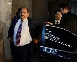 3 paralel savcı hakkında yakalama kararı