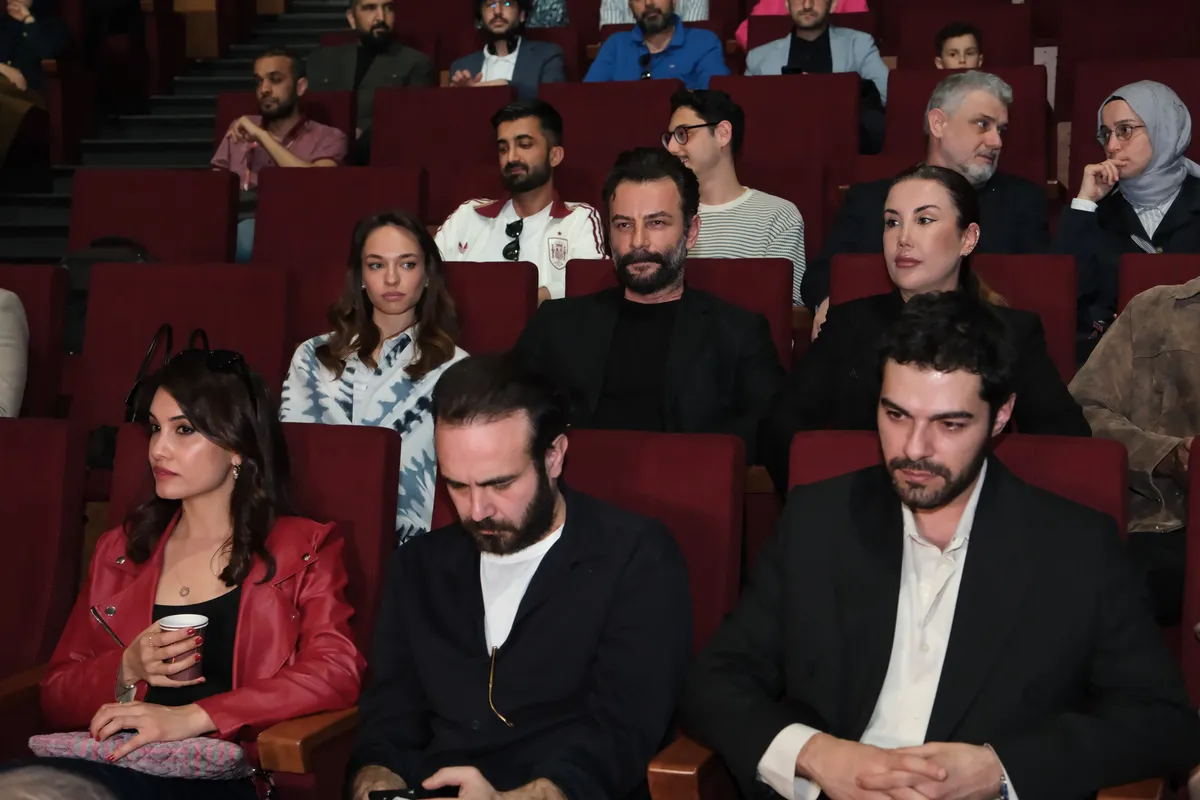 dekolonize-film-gunlerinde-iki-gunluk-ozel-secki-hafiza-kimlik-ve-direnis-beyaz-perdeye-tasindi-1778692972035.jpg Dekolonize Film Günleri’nde iki günlük özel seçki! Hafıza ve direniş sinemayla anlatılıyor | Majidi’den dikkat çeken çıkış: Süper kahraman filmleri bile Batı’yı kurtarıcı gösteriyor-2