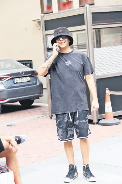 serdar-ortacla-evliliginde-anne-olmak-istemeyen-chloe-loughnandan-bomba-soylem-saklambac-haberleri-1662071457677.jpg Serdar Ortaç’la evliliğinde anne olmak istemeyen Chloe Loughnan'dan bomba söylem! | Saklambaç haberleri-6