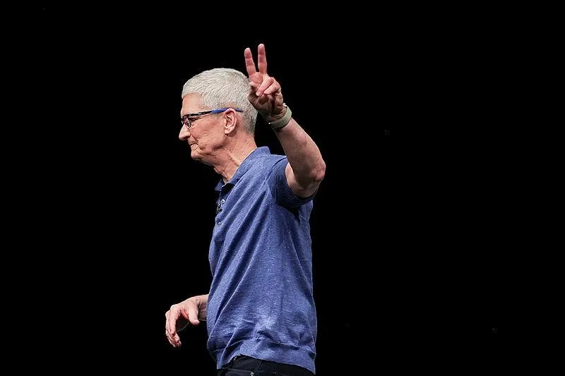 Apple Intelligence tanıtıldı ABD karıştı! Elon Musk'ın hedefinde OpenAI var: "Hepsini yasaklarım" | İşte İOS 18 sürümü ve yapay zekalı yeni Siri-3