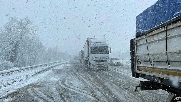 Kar yağışı İstanbul'a giriş yaptı! Meteoroloji'den İstanbul dahil 19 kente sarı ve turuncu kodlu uyarı! Kar yağışı fırtınası yolda-2