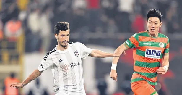 Salih Uçan görüşme odasına