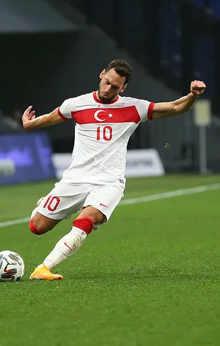 Hakan Çalhanoğlu'na bir talip de İtalya'dan