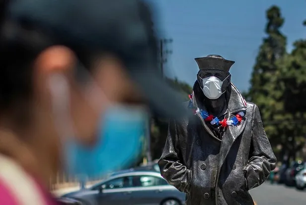 Son dakika: ABD'de Kovid-19 bilançosu ağırlaşıyor! Ölü sayısı 99 bin 847'ye yükseldi-1