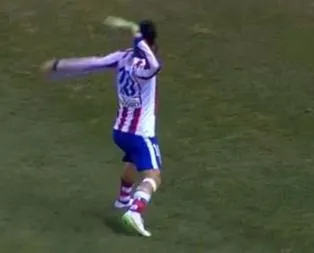 Arda ayakkabısını hakeme fırlattı