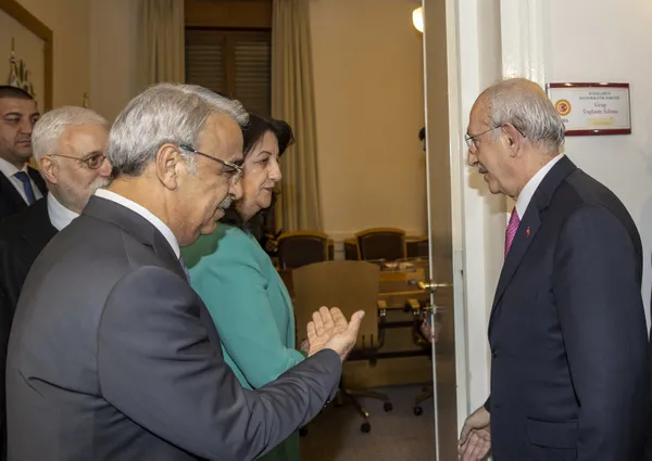 HDP'yi 'Tutum Belgesi' kesmedi: Kapalı kapılar ardından bakanlık ve milletvekilliği pazarlığı-17