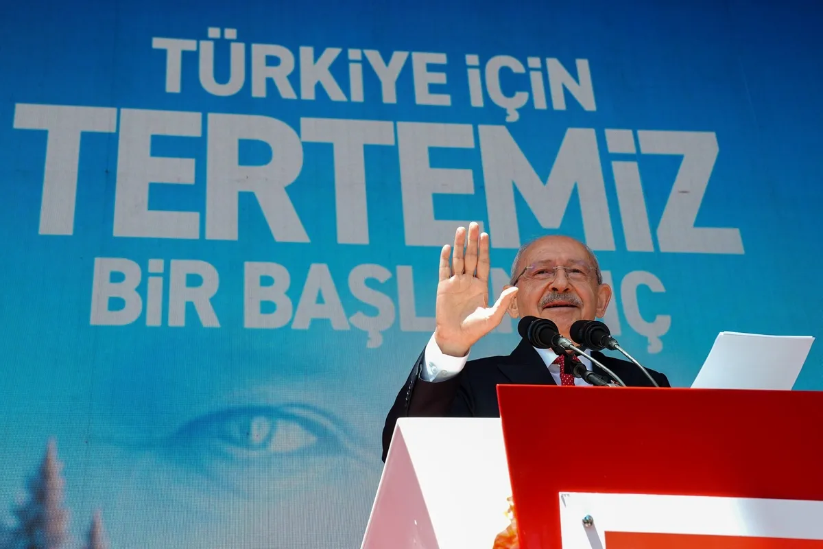 chpde-mutlak-yol-ayrimi-kilicdaroglunun-25-yilda-geldigini-nokta-ozgur-ozel-batiya-yalvaracak-durumda-1780806709069.jpeg CHP'de "mutlak" yol ayrımı! Kılıçdaroğlu'nun 2.5 yılda geldiği nokta: "Özgür Özel Batı'ya yalvaracak durumda"-7