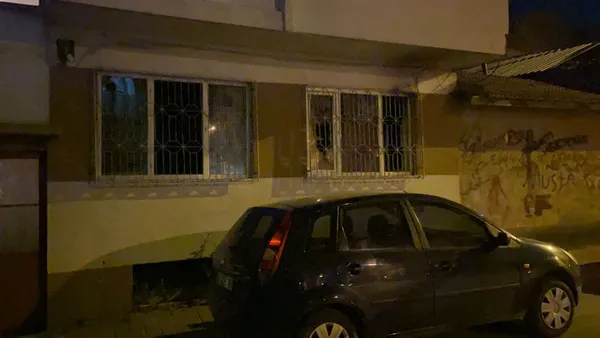 sigarayla-uyuya-kaldi-yalniz-yasadigi-evde-cikan-yanginda-agir-yaralandi-1629236553271.jpg Sigarayla uyuya kaldı! Yalnız yaşadığı evde çıkan yangında ağır yaralandı-3