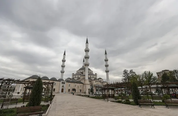 yarin-kandil-mi-ne-kandili-yarin-kadir-gecesi-mi-kadir-gecesi-ne-zaman-hangi-gun-idrak-edilecek-1620379635691.jpg Yarın kandil mi, ne kandili? Yarın Kadir Gecesi mi? Kadir Gecesi ne zaman, hangi gün idrak edilecek?-7