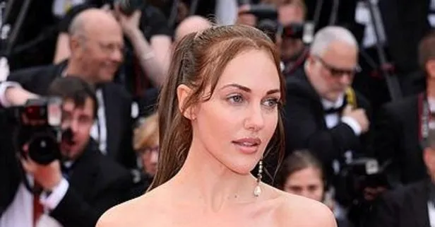 Meryem Uzerli  72. Cannes Film Festivali’nin  en rüküşü seçildi