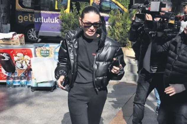 Yasemin Özilhan Bebek’te turladı