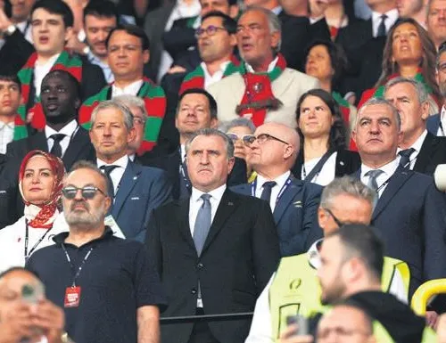 Bakan Bak’tan Milli Takım’a destek