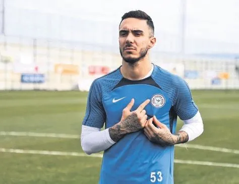 Emirhan Topçu için bastırıyor