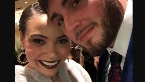 Kadın öğretmen erkek öğrencisine çıplak fotoğraflarını gönderdi! Kendisinden hoşlandığını duymuş