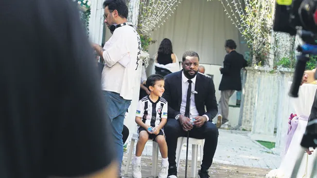 seda-sayan-mulk-sahibi-oldugu-mekanin-yenilenmesi-serefine-verilen-davette-esiyle-boy-gosterdi-1666220683614.jpg Seda Sayan mülk sahibi olduğu mekanın yenilenmesi şerefine verilen davette eşiyle boy gösterdi-14