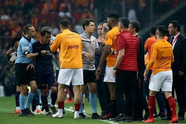 Galatasaray Teknik Direktörü Fatih Terim'in Orhan Ak'a tokat attığı o görüntüler ortaya çıktı-2