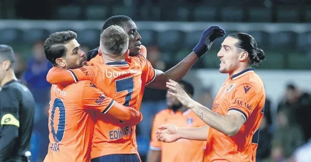 Tüm Türkiye seninle Başakşehir