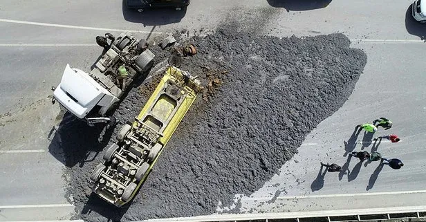 İstanbul’da hafriyat kamyonu dorsesi ters döndü! Tonlarca hafriyat yola saçıldı