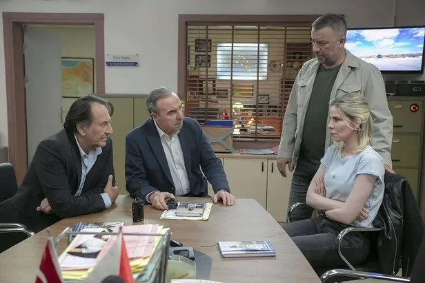 riza-babanin-ocagina-ates-dusecek-arka-sokaklarda-1654176838371.jpg Arka Sokaklar'ın biricik kızıydı! Rıza Baba'nın ocağına ateş düşecek! Bu son başrole hiç yakışmadı! Trajik sonla uğurlanacak!-5