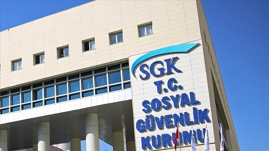 isverenlere-sgk-borcu-kolayligi-tecil-suresi-72-aya-cikarildi-1781973005707.jpeg İşverenlere SGK borcu kolaylığı: Tecil süresi 72 aya çıkarıldı-6
