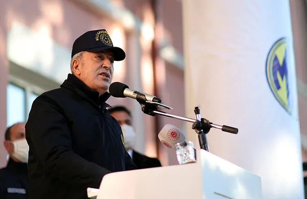 milli-savunma-bakani-hulusi-akar-ve-tsknin-komuta-kademesi-mke-muhimmat-fabrikasinda-gururla-izliyoruz-1638524193344.jpg Milli Savunma Bakanı Hulusi Akar ve TSK'nın komuta kademesi MKE Mühimmat Fabrikası'nda: Gururla izliyoruz-6