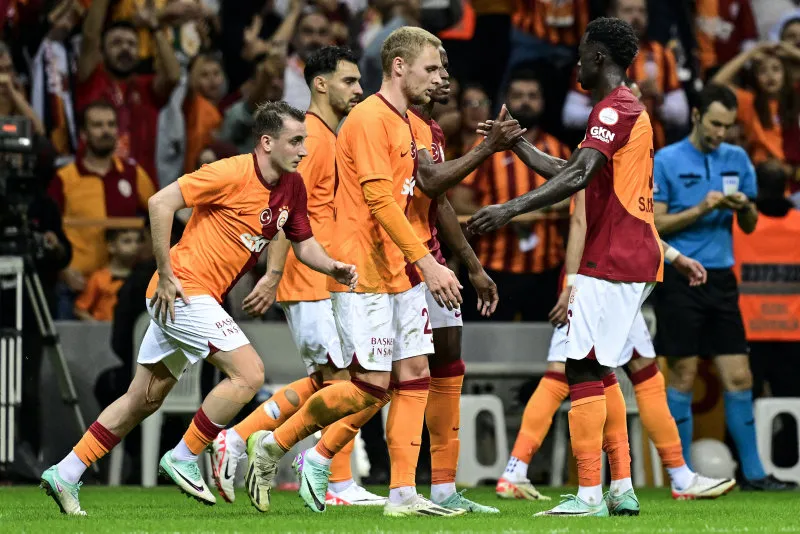 GALATASARAY HABERLERİ | Okan Buruk'un 11'i belirledi! Bayern maçında o isim sahada - 1