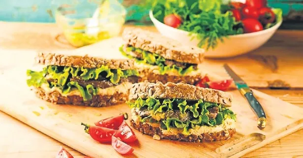 Marullu biftekli sandviç | Zamansız Lezzetler