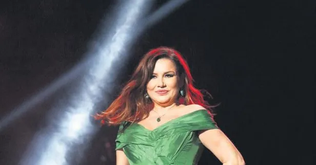 Deniz Seki 'Biraz Sezen, biraz ben Deniz Seki" konserleriyle coşturuyor