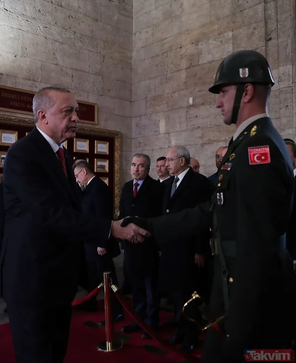 Devlet erkanı Atatürk'ü anma töreni için Anıtkabir'de - 27