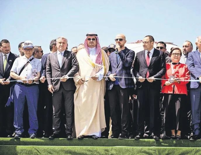 Değerlerimize sımsıkı sarılmalıyız