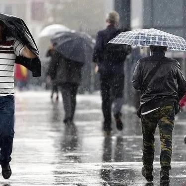 Meteoroloji bölge bölge açıkladı: 8 ilde devam edecek | Sel ve su baskınlarına dikkat! İstanbul ve Ankara’da hava nasıl olacak?