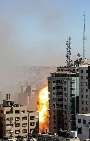 Odatv'den skandal manşet: İsrail'in bombaladığı binayı "13 katlı bina çöktü" başlığıyla verdi