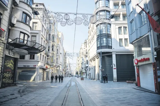 İşte maskenin arkasındaki kahramanlar!