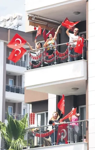 Türkiye'de 19 Mayıs coşkusu: Tüm yurtta 19.19'da İstiklal Marşı okundu