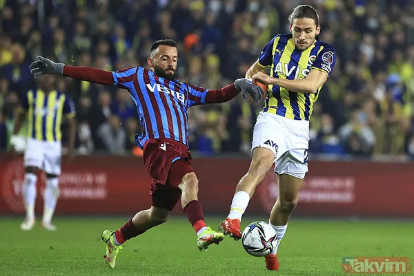 Fenerbahçe, Trabzonspor karşısında 10 kişi! İrfan Can Kahveci kırmızı kart gördü: İşte o pozisyon - 4
