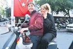 Oyuncu Melisa Doğu Cihangir’de görüntülendi!
