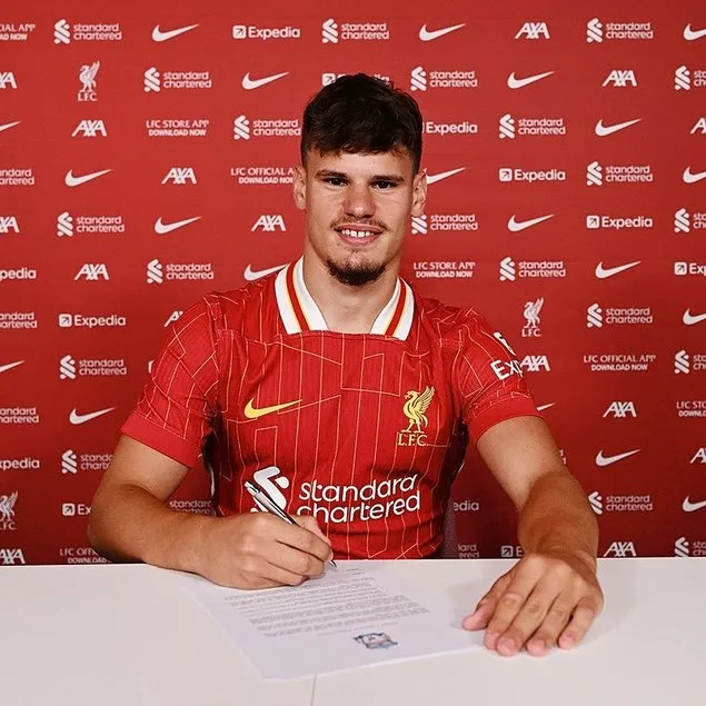 Kerkez Liverpool’a imzayı attı