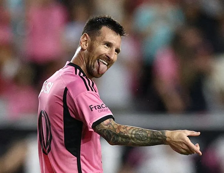 Messi’den hakeme küfür