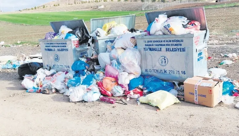 chpli-yenimahalle-belediyesine-cop-ve-camur-tepkisi-10-gundur-toplanmiyor-1772248732253.jpeg CHP'li Yenimahalle Belediyesi'ne çöp ve çamur tepkisi: 10 gündür toplanmıyor-2