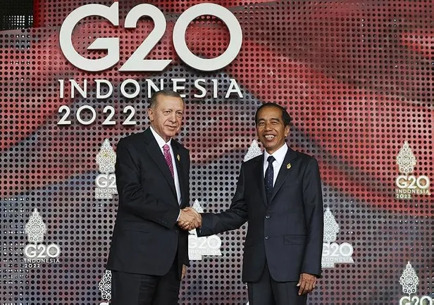 baskan-erdogan-balideki-g20-liderler-zirvesi-resmi-karsilama-torenine-katildi-1668480516261.jpeg Başkan Erdoğan'dan Bali'deki G20 Liderler Zirvesi'nde yoğun diplomasi!-19