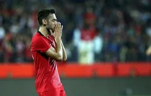 Hakan Çalhanoğlu sosyal medyayı salladı!