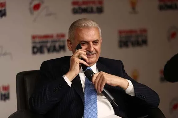 Binali Yıldırım 'Şansımızı deneyelim' diyerek konuşma sırasında Cumhurbaşkanı Erdoğan'ı aradı-4