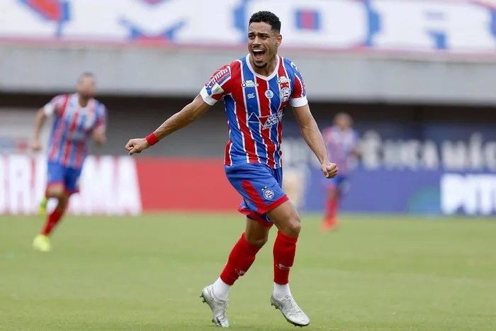 Sol bek arayışlarında olan Galatasaray'ın gündemine sürpriz bir isim geldi-3