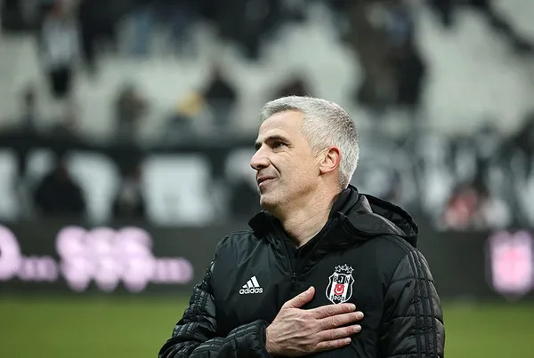 onder-karaveli-besiktas-goztepe-macinin-ardindan-gozyaslarina-hakim-olamadi-vazgecmeyen-bir-besiktas-var-1640292633020.jpg Önder Karaveli Beşiktaş Göztepe maçının ardından gözyaşlarına hakim olamadı: Vazgeçmeyen bir Beşiktaş var-6