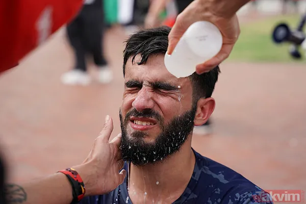 ABD’de Netanyahu’ya böcekli protesto! Washington’da çeşmeleri kana bulayıp İsrail heyetinin kaldığı otele böcekler saldılar - 11