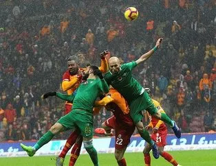 Galatasaray son dakikada güldü!