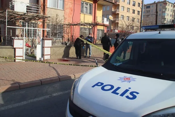 52 yıllık komşusunu taş atma meselesi için öldürdü-3