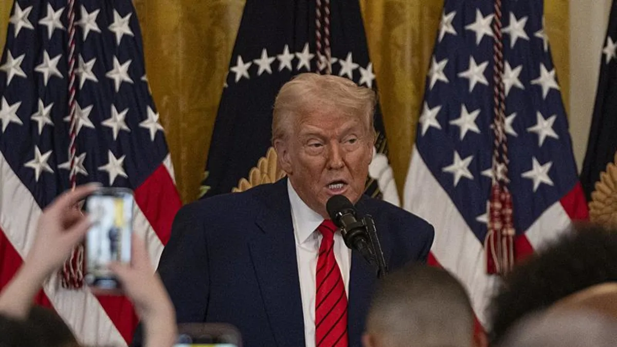 Trump Zelenskiy'i hedef aldı Putin'i övdü: İstese tüm Ukrayna'yı ele geçirir