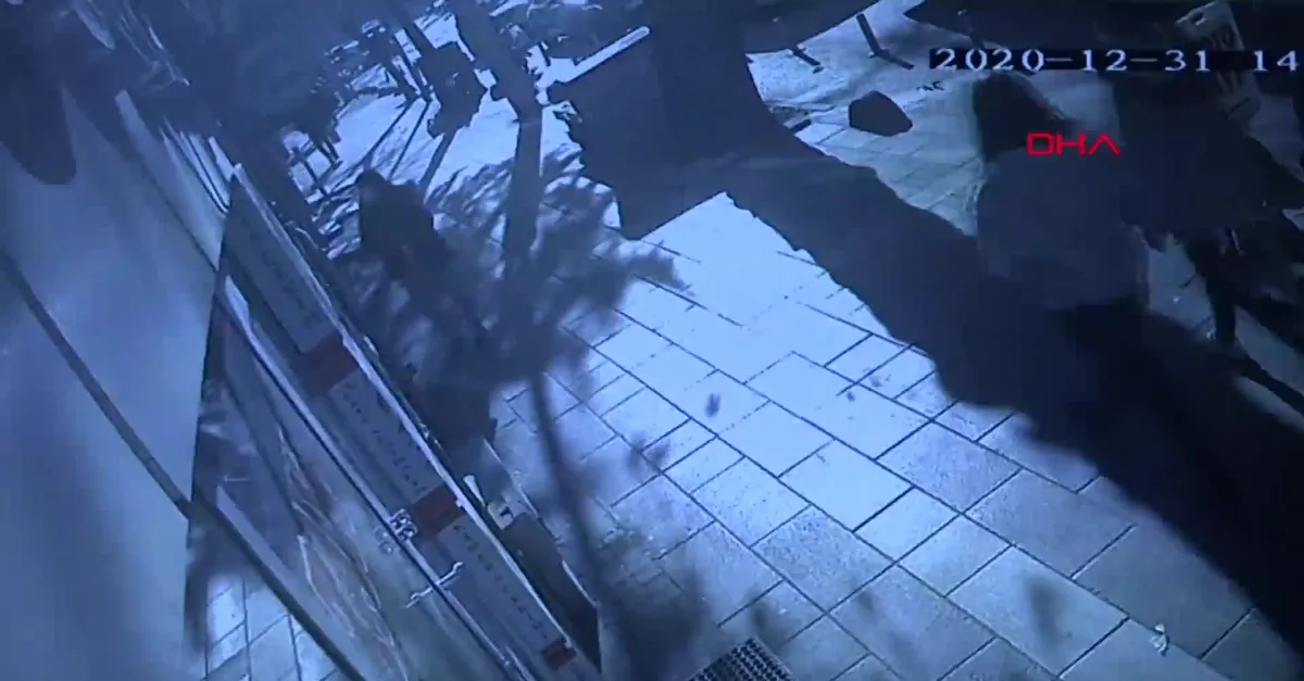 SON DAKİKA: Tokat'ta yorgun mermi dehşeti! Büşra'nın yaralandığı an kamerada