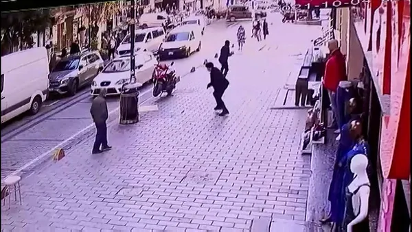 1633601953556.jpg Laleli'de 3 milyon dolarlık gasp girişimi! Saniye saniye kaydedildi-3